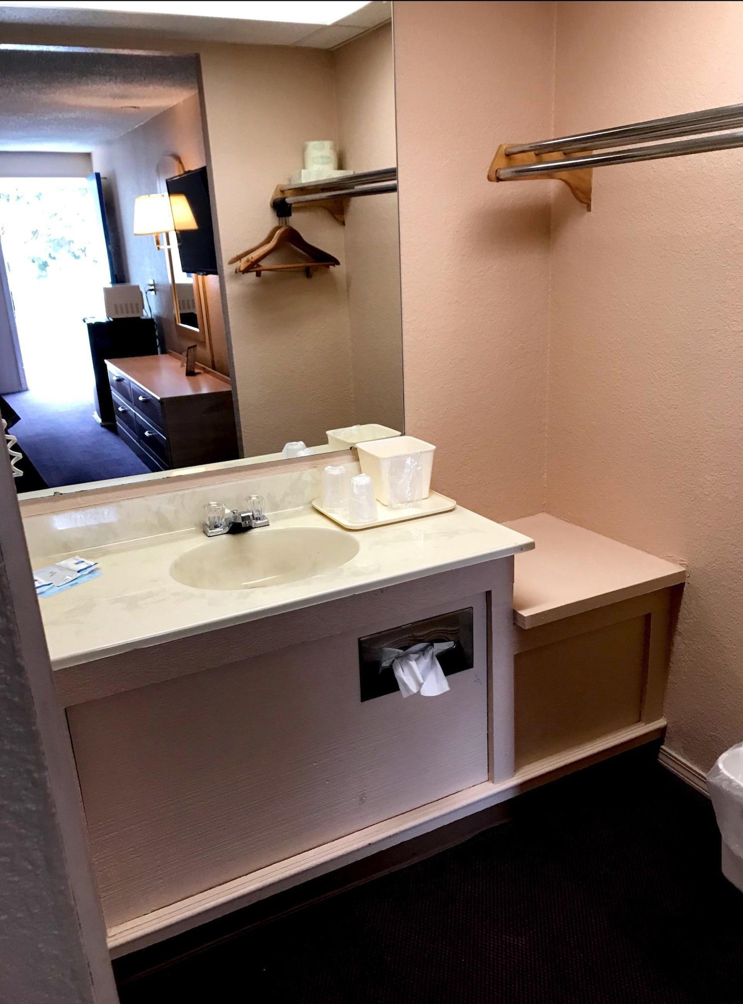 Rodeway Inn Findlay Kültér fotó