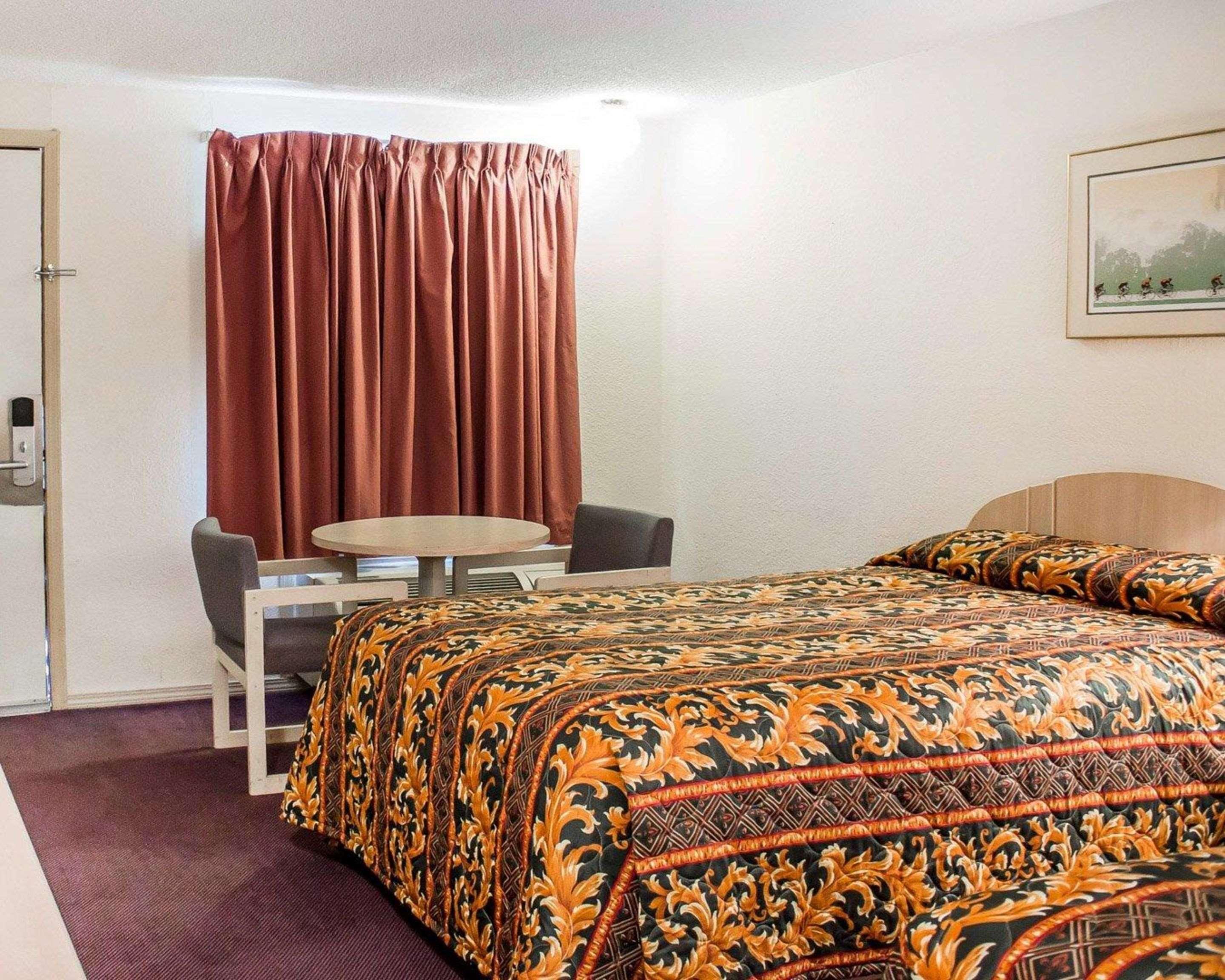 Rodeway Inn Findlay Kültér fotó