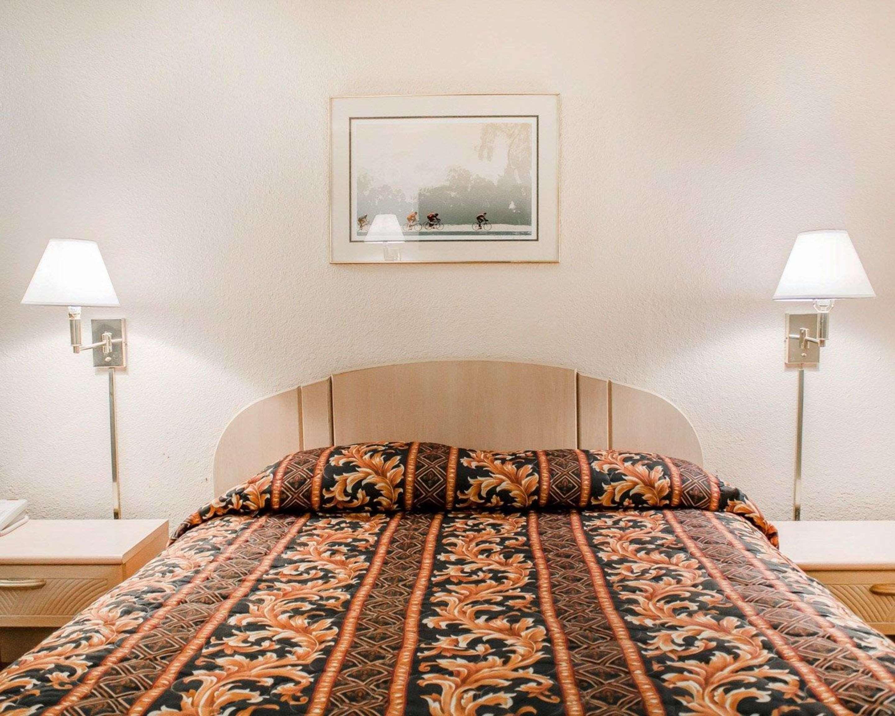 Rodeway Inn Findlay Kültér fotó