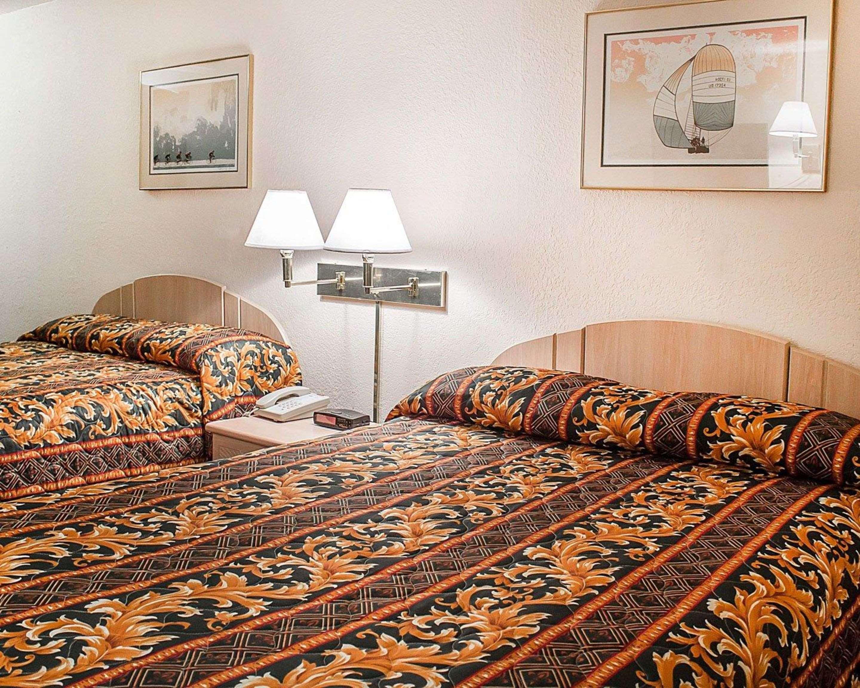Rodeway Inn Findlay Kültér fotó