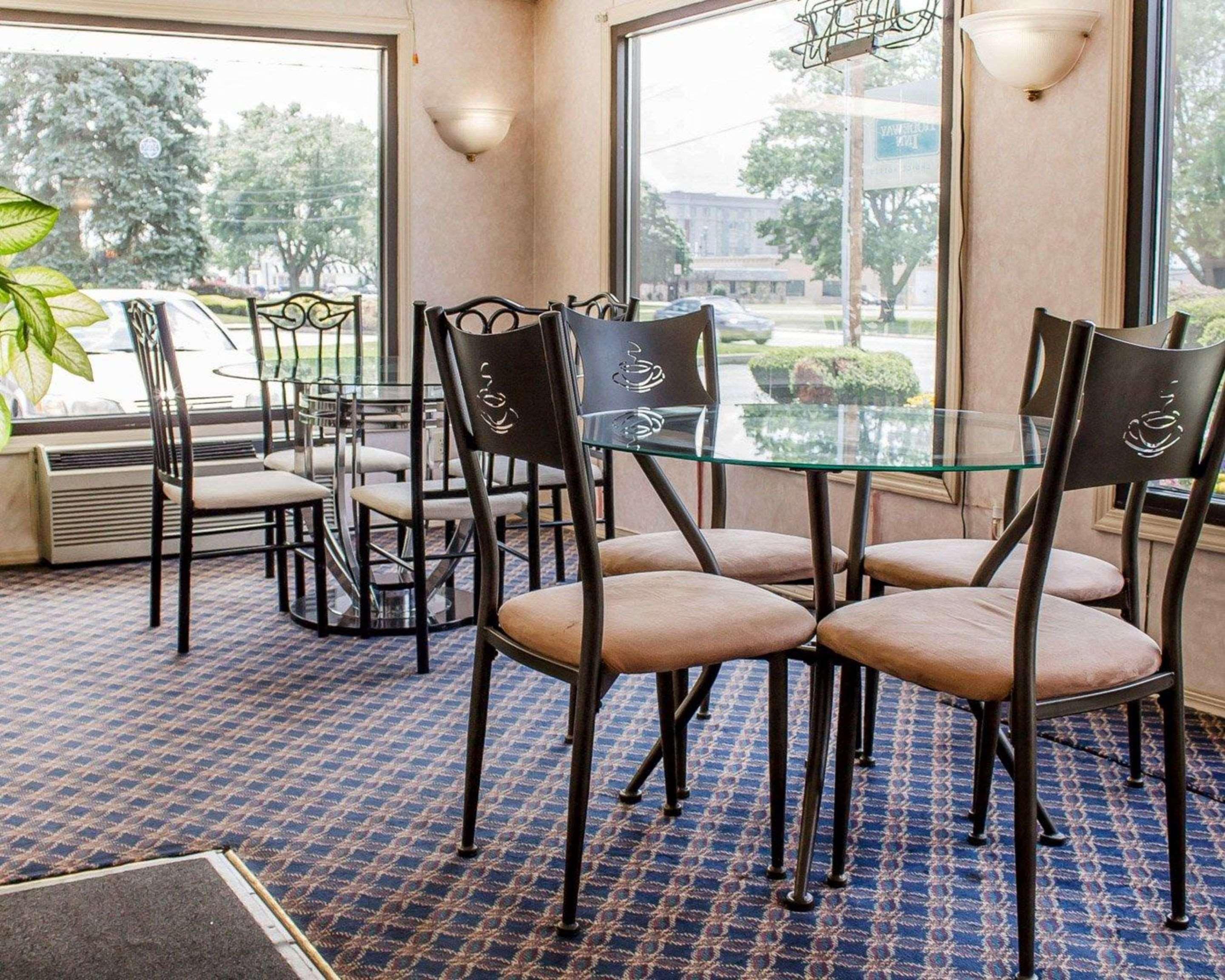 Rodeway Inn Findlay Kültér fotó