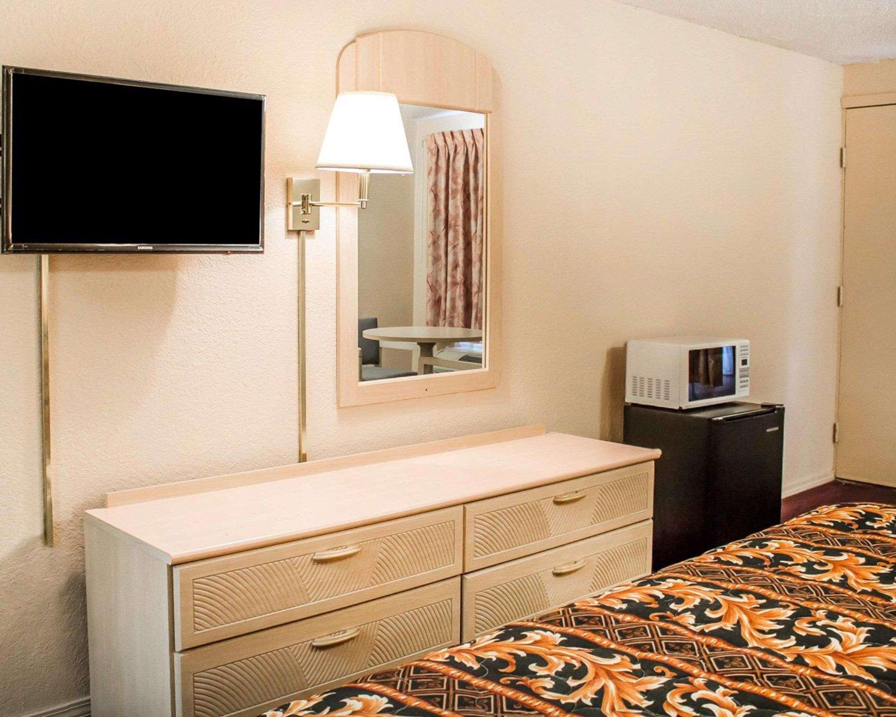 Rodeway Inn Findlay Kültér fotó