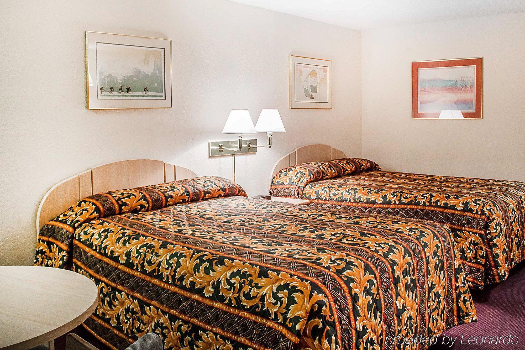 Rodeway Inn Findlay Kültér fotó